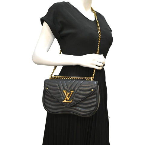 LOUIS VUITTON New Wave Chain MM Calfskin Leather Shoulder Bag Black