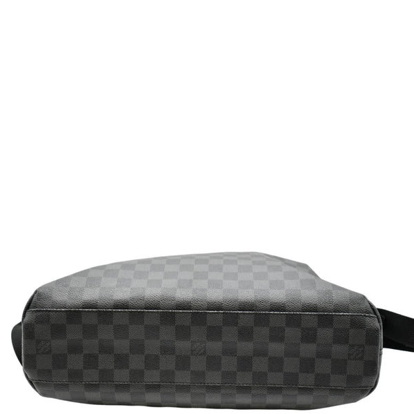 LOUIS VUITTON Mick Damier Graphite Messenger Crossbody Bag Black