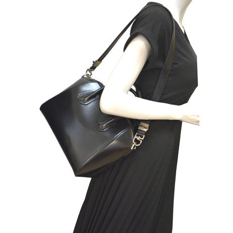 GIVENCHY Antigona Small Leather Shoulder Bag Black