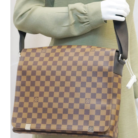 LOUIS VUITTON District MM Brown Damier Ebene Messenger Bag