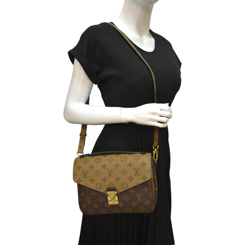 LOUIS VUITTON Metis Pochette Reverse Monogram Canvas Crossbody Bag Brown