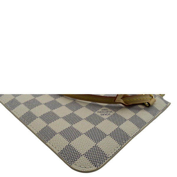 LOUIS VUITTON Neverfull Damier Azur Pochette Wristlet Pouch White