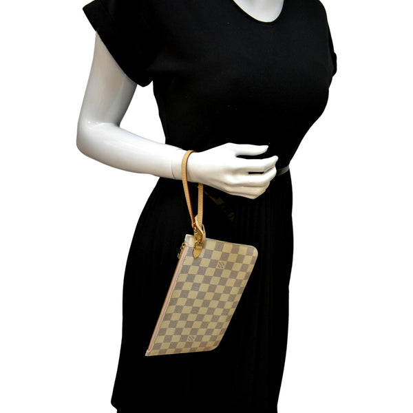 LOUIS VUITTON Neverfull Damier Azur Pochette Wristlet Pouch White