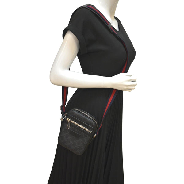 GUCCI GG Supreme Monogram Canvas Web Messenger Bag Black 598103