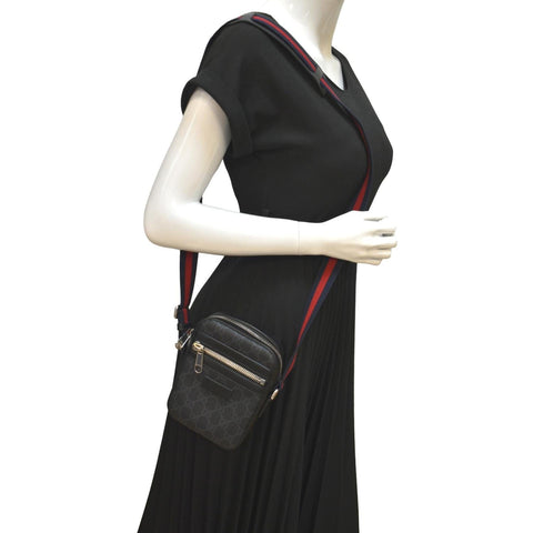 GUCCI GG Supreme Monogram Canvas Web Messenger Bag Black 598103