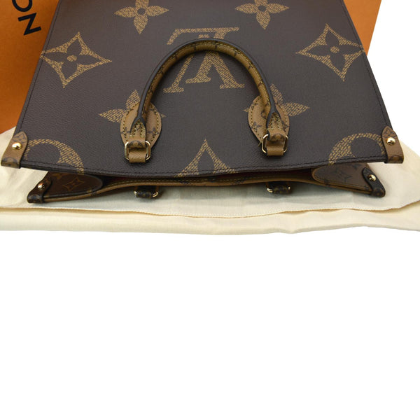 LOUIS VUITTON Onthego MM Giant Monogram Canvas Tote Shoulder Bag Brown