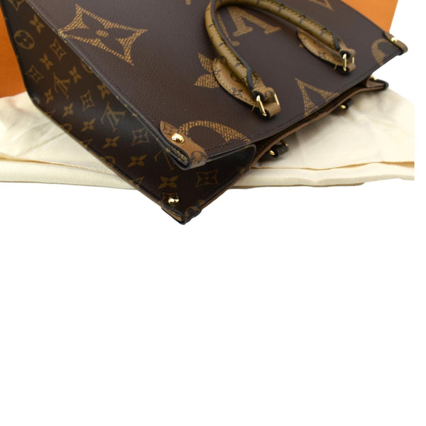 LOUIS VUITTON Onthego MM Giant Monogram Canvas Tote Shoulder Bag Brown