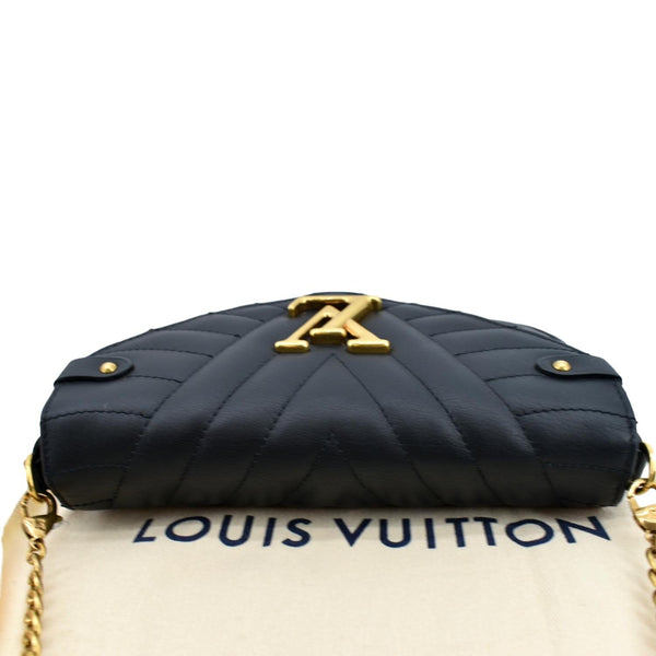 LOUIS VUITTON New Wave Leather Chain Pochette Crossbody Bag Black