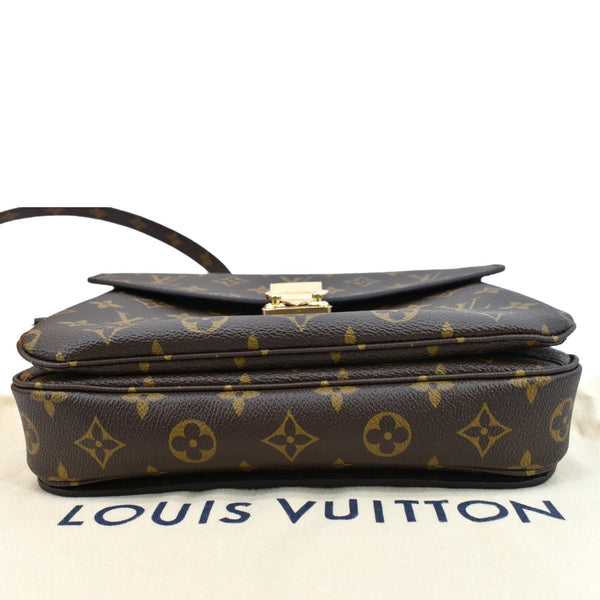 LOUIS VUITTON Metis Pochette Monogram Canvas Crossbody Bag Brown