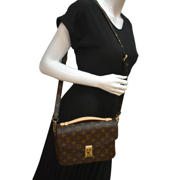 LOUIS VUITTON Metis Pochette Monogram Canvas Crossbody Bag Brown