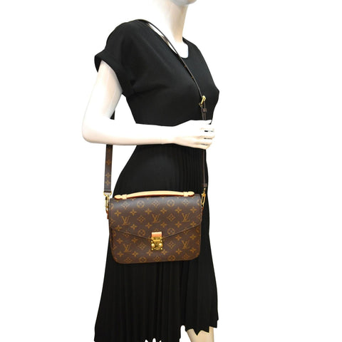 LOUIS VUITTON Metis Pochette Monogram Canvas Crossbody Bag Brown