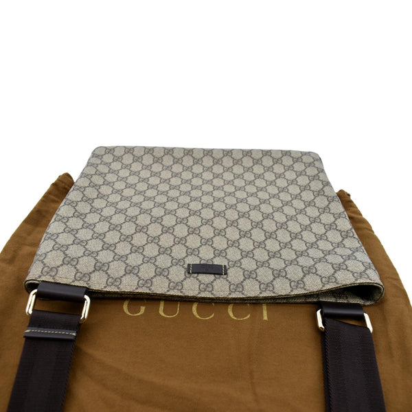 Gucci GG Supreme Canvas Messenger Shoulder Bag in Beige - Top