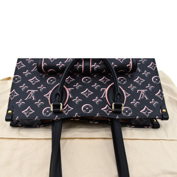 LOUIS VUITTON Onthego MM Fall For You Monogram Canvas Tote Shoulder Bag Black