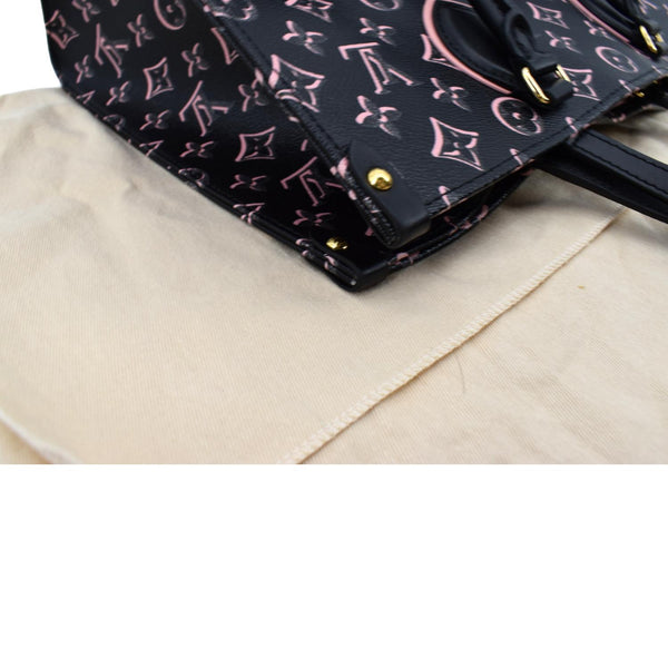 LOUIS VUITTON Onthego MM Fall For You Monogram Canvas Tote Shoulder Bag Black