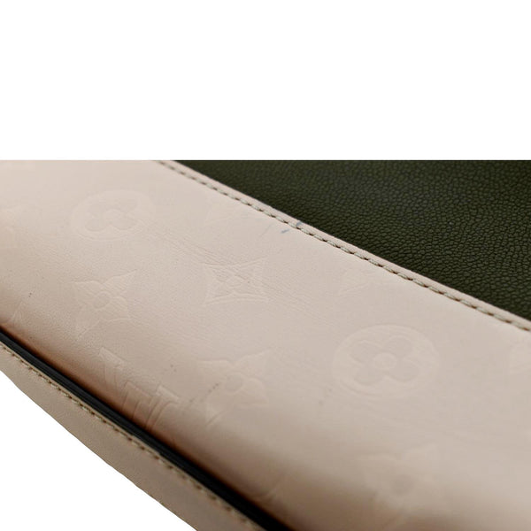 LOUIS VUITTON Very Calfskin Leather Saddle Shoulder Bag Khaki Green