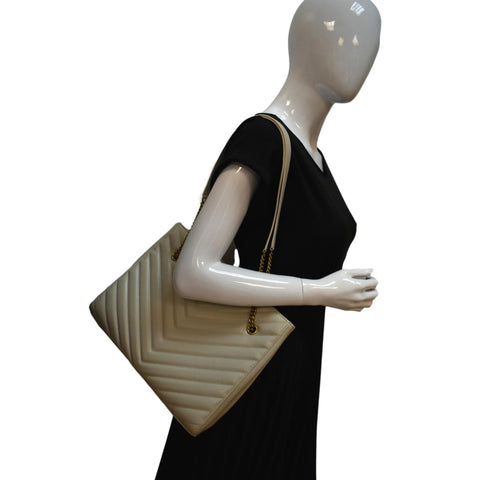 Yves Saint Laurent Tribeca Medium Grain De Poudre Bag - Full View