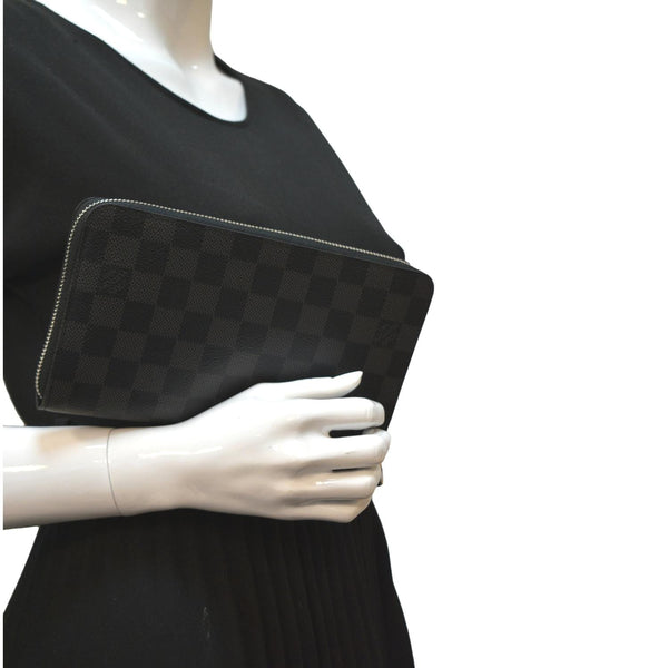 LOUIS VUITTON Zippy Organizer Damier Graphite Wallet Black