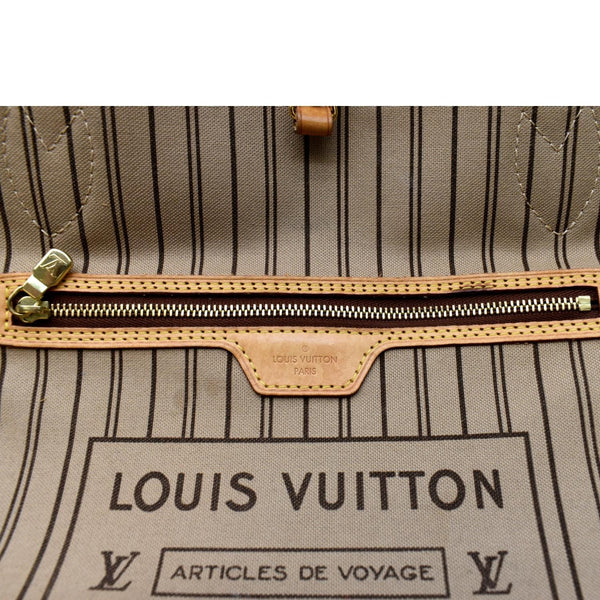 Louis Vuitton Neverfull MM Monogram Canvas Tote Bag - Zip