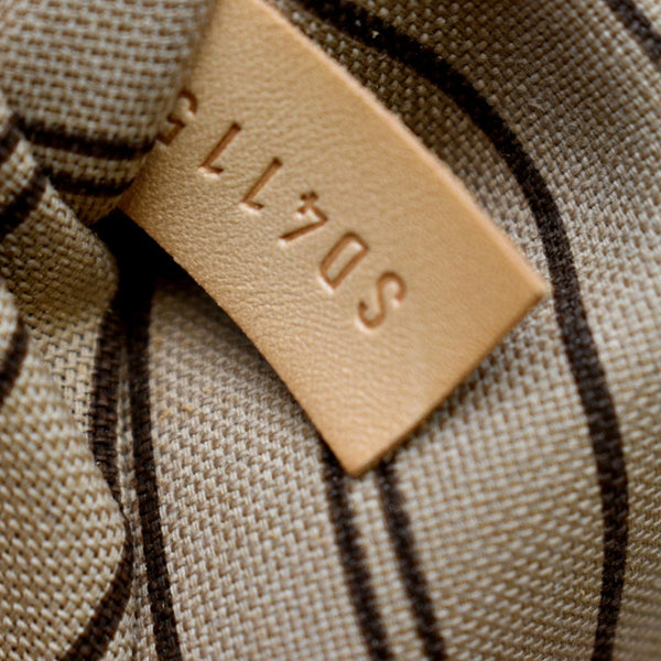 Louis Vuitton Neverfull MM Monogram Canvas Tote Bag - Serial Number