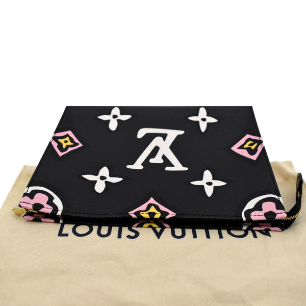LOUIS VUITTON Wild At Heart Toiletry 26 Monogram Giant Cosmetics Pouch Black