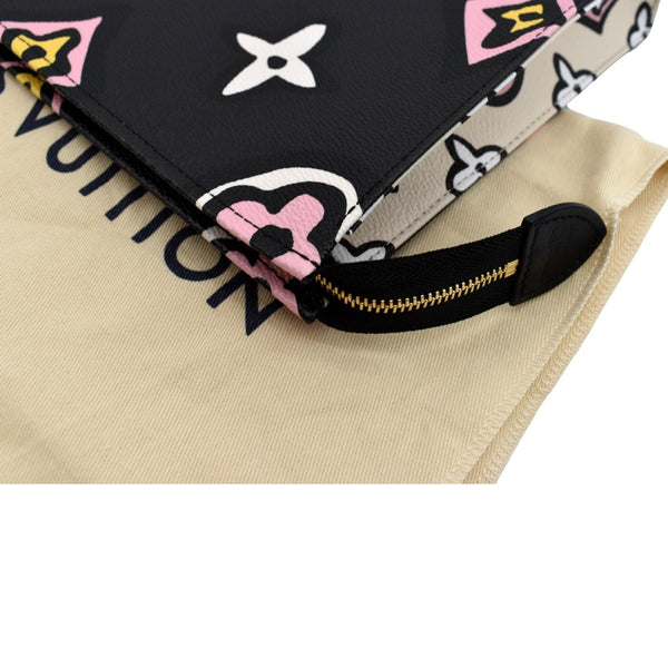 LOUIS VUITTON Wild At Heart Toiletry 26 Monogram Giant Cosmetics Pouch Black