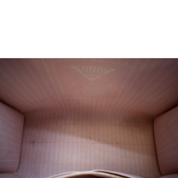 Louis Vuitton Pool Onthego GM Monogram Shoulder Bag - Inside