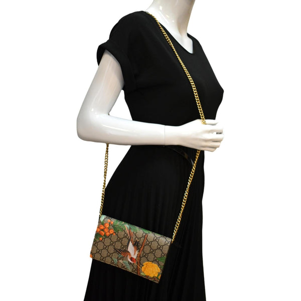 GUCCI Tian GG Supreme Canvas Chain Wallet Beige 424851