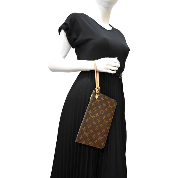 LOUIS VUITTON Neverfull Monogram Canvas Pochette Wristlet Pouch Brown