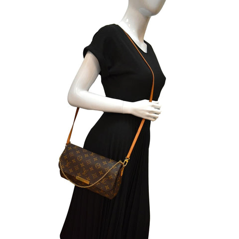 LOUIS VUITTON Favorite MM Monogram Canvas Crossbody Bag Brown