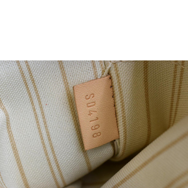 LOUIS VUITTON Neverfull Damier Azur Pochette Wristlet Pouch White