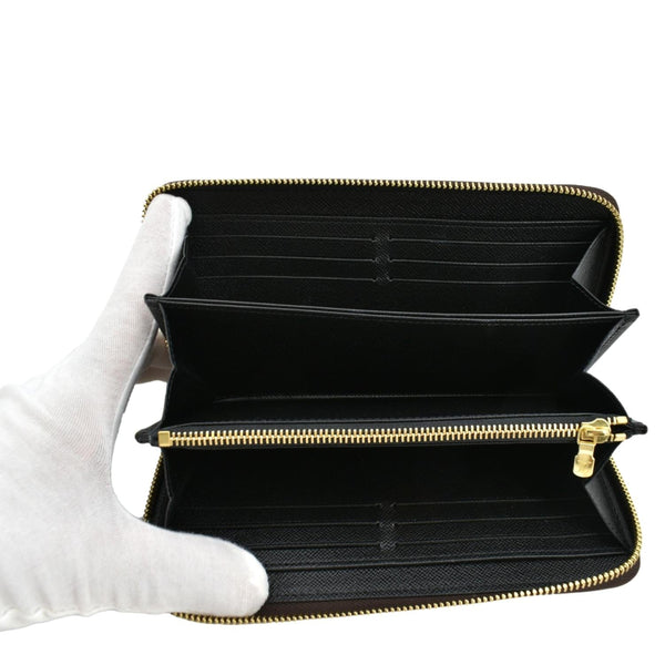 LOUIS VUITTON Giant Monogram Reverse Zippy Wallet Brown