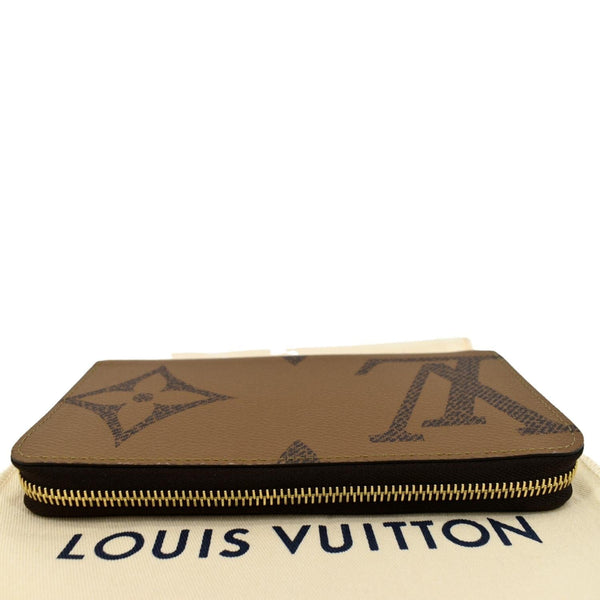 LOUIS VUITTON Giant Monogram Reverse Zippy Wallet Brown