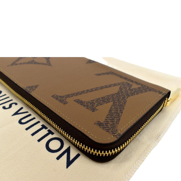 LOUIS VUITTON Giant Monogram Reverse Zippy Wallet Brown
