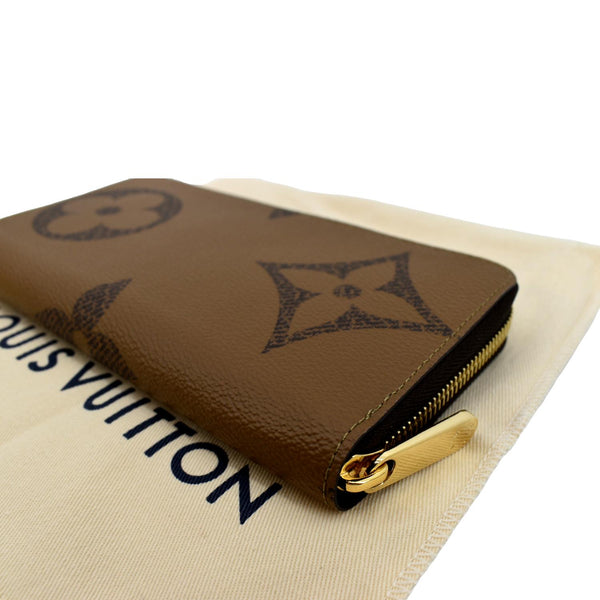 LOUIS VUITTON Giant Monogram Reverse Zippy Wallet Brown