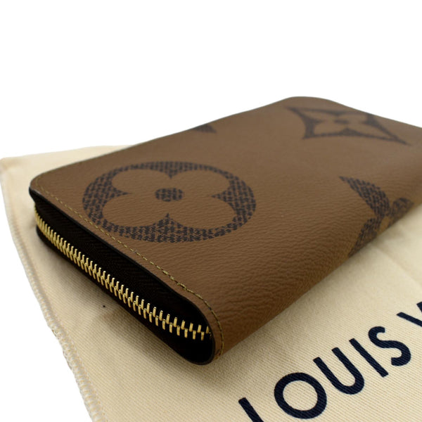 LOUIS VUITTON Giant Monogram Reverse Zippy Wallet Brown