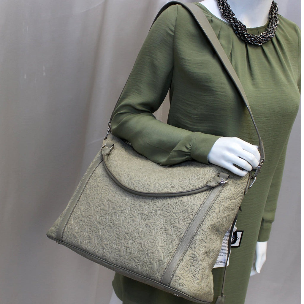 Louis Vuitton Ixia Handbag 365670