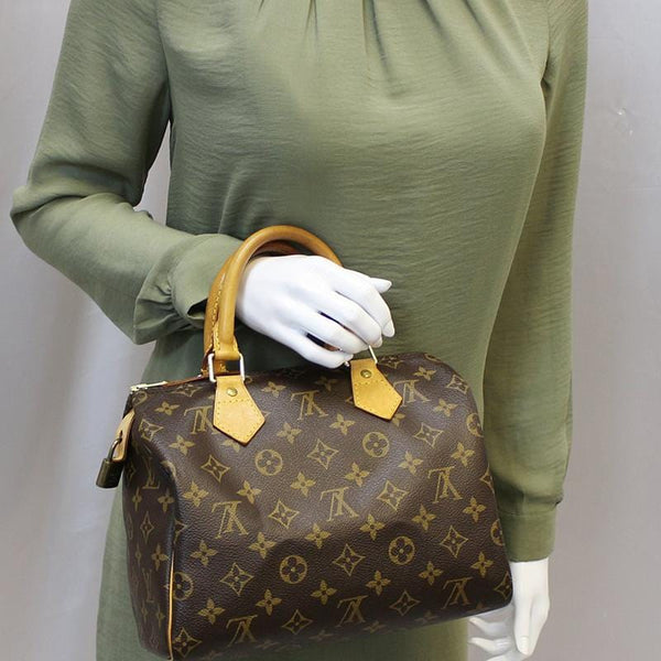 LOUIS VUITTON Monogram Canvas Speedy 25 Satchel Bag