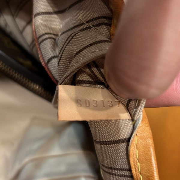 LOUIS VUITTON Neverfull MM Monogram Canvas Tote Bag Brown