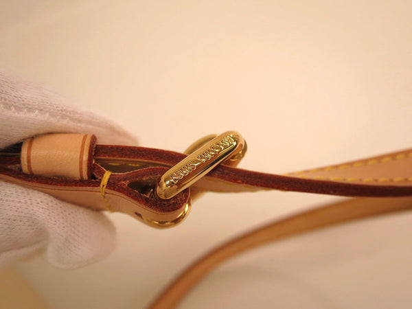 LOUIS VUITTON Bellflower GM Monogram Vernis Shoulder Bag