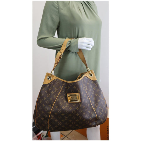 Louis Vuitton Galliera GM Monogram Canvas Tote Handbag in hand look