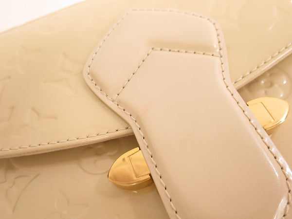 LOUIS VUITTON Bellflower GM Monogram Vernis Shoulder Bag