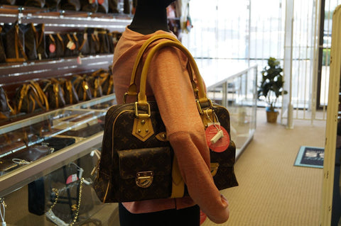 LOUIS VUITTON Monogram Brown Manhattan GM HandBag