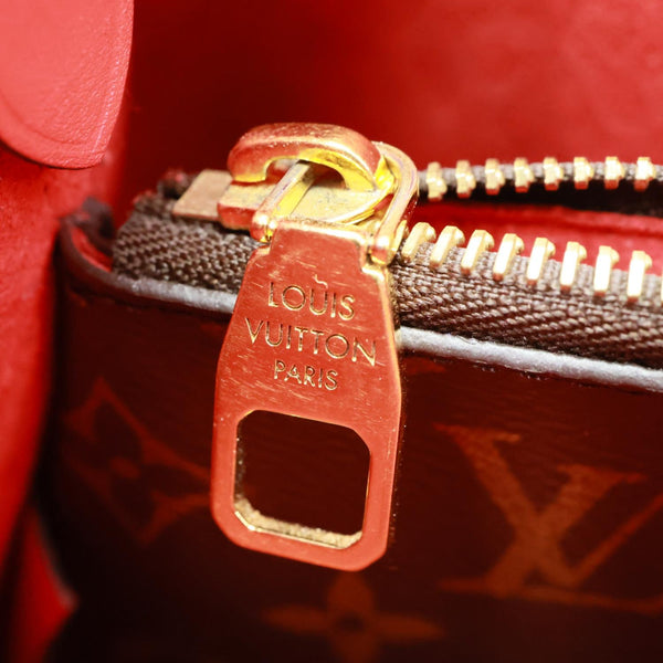 LOUIS VUITTON Neonoe MM Giant Monogram Canvas Bucket Shoulder Bag Brown
