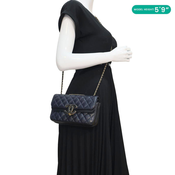 CHANEL CC Chic Double Flap Quilted Lambskin Leather Shoulder Bag Navy Blue