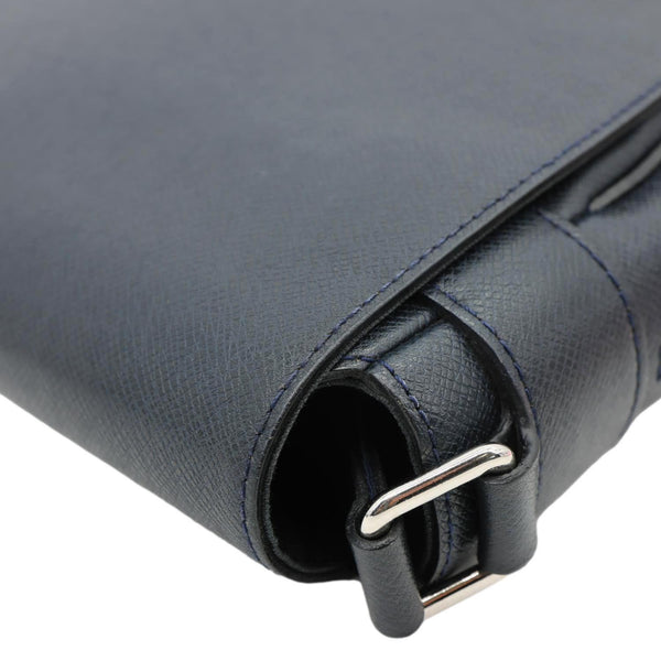 LOUIS VUITTON Roman Taiga Leather Shoulder Bag Black