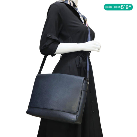 LOUIS VUITTON Roman Taiga Leather Shoulder Bag Black