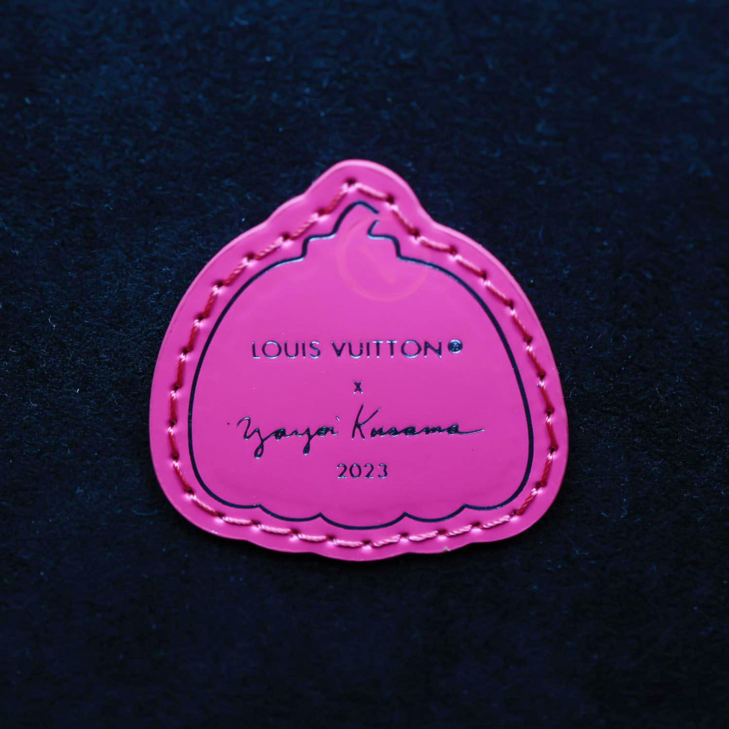 LOUIS VUITTON LV x YK Dots Métis Pochette Giant Monogram Empreinte Lea