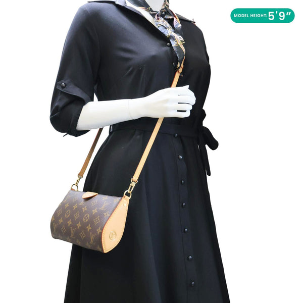 LOUIS VUITTON Trette Pochette Monogram Canvas Crossbody Bag Brown