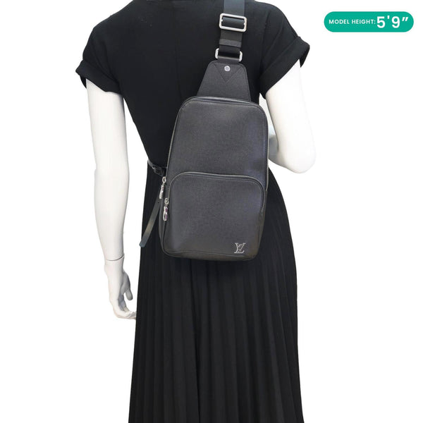 LOUIS VUITTON Avenue Sling Taiga Leather Backpack Bag Black