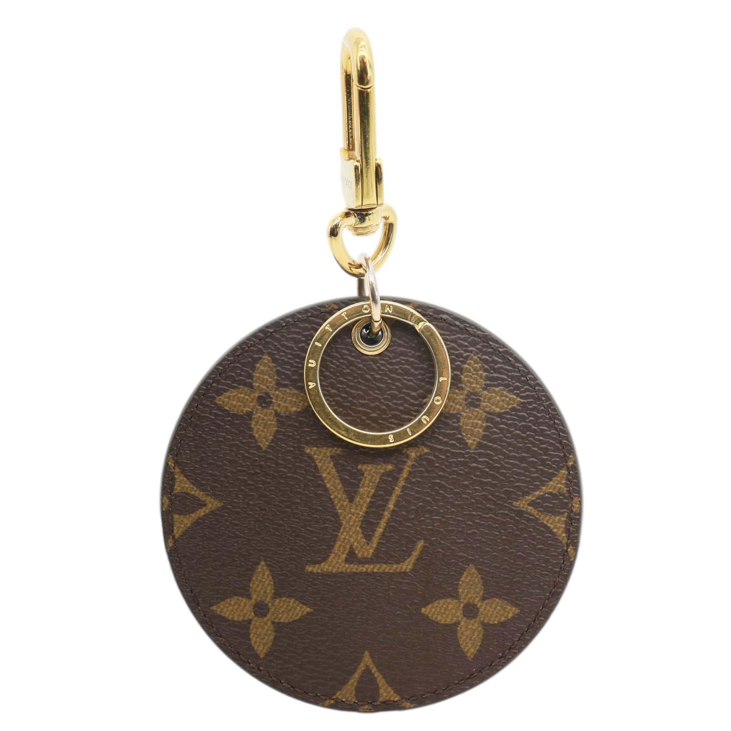 LOUIS VUITTON Reverse Monogram Canvas Round Charm Key Holder Brown